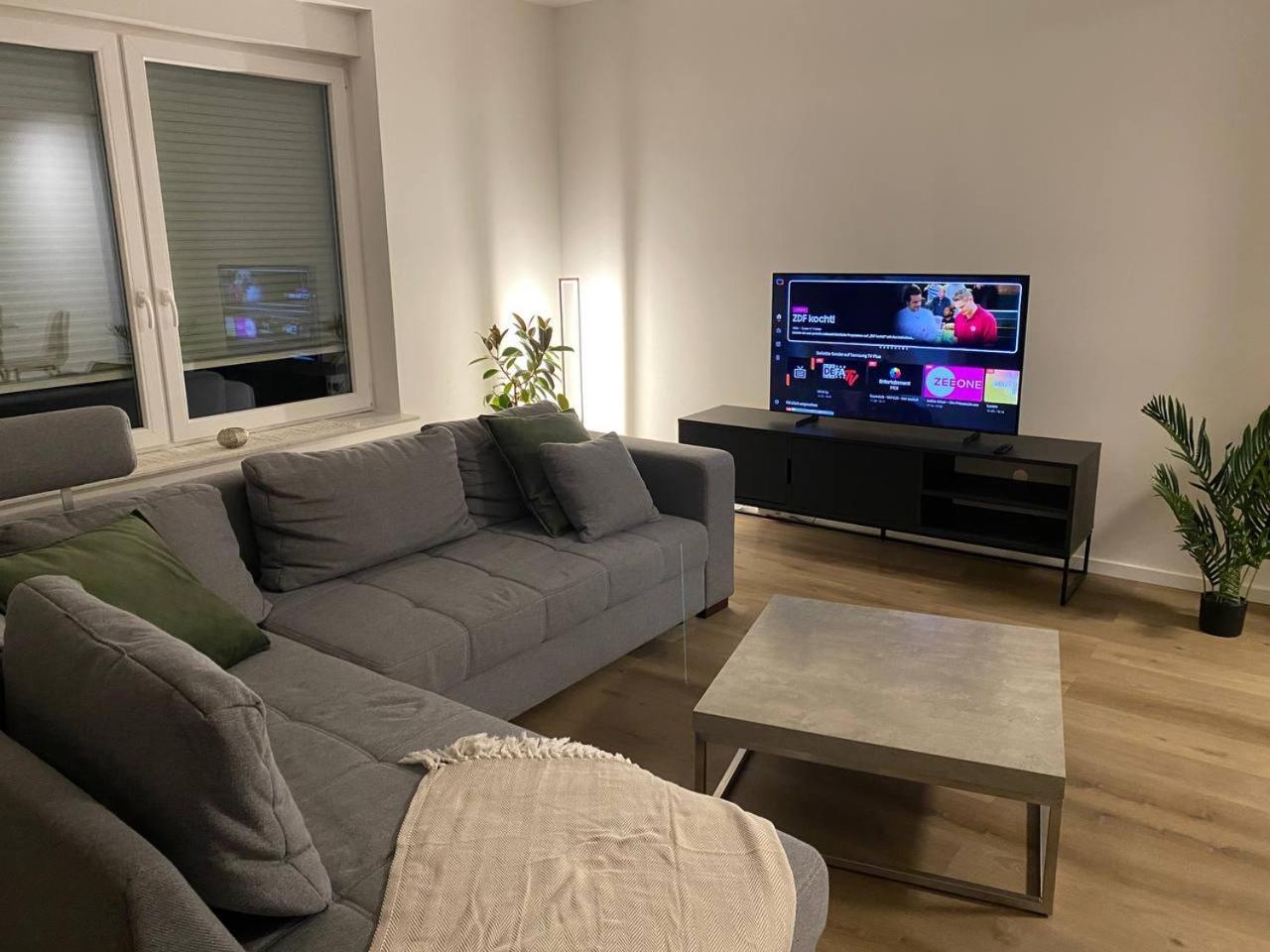 Haus Mit Garten - Kingbett - Wifi - Parkplatz エッセン エクステリア 写真